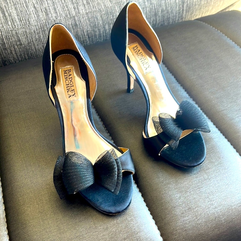 Badgley Mischka Rennie Statement Pump Size 7